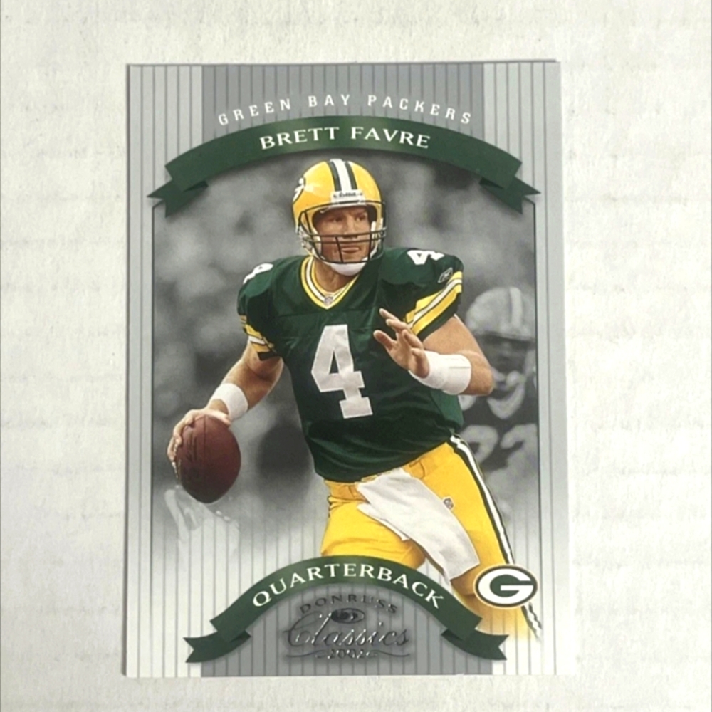 🏈Brett Favre 2002 Donruss Classics Green Bay Packers #16 Football Card